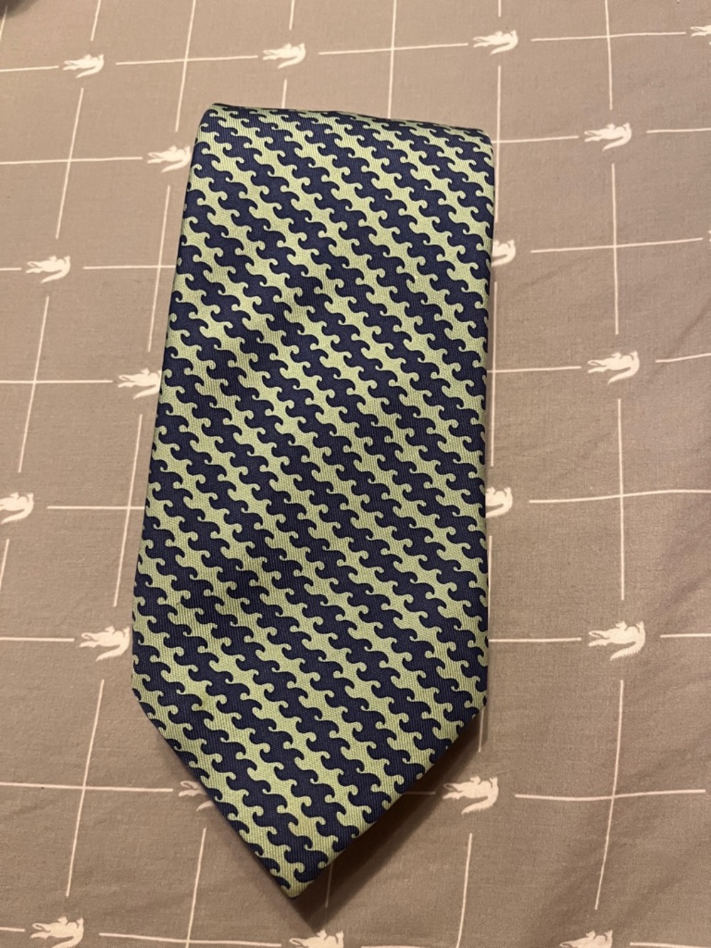 Vineyard Vines Navy and Light Green Wave-Pattern Silk Tie